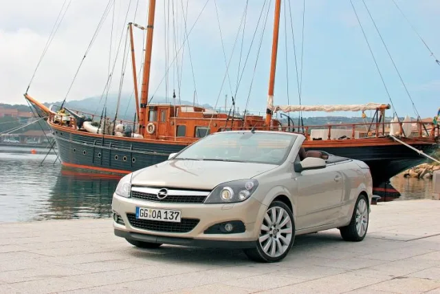 Солнце перед грозой. Opel Astra TwinTop