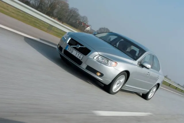 Joy of a Volvo driver. Volvo S80