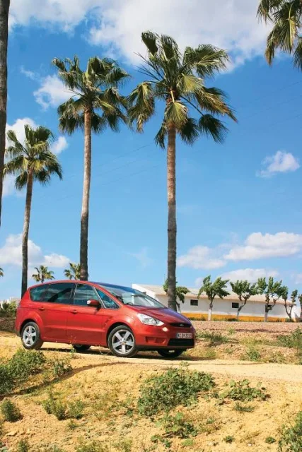 The issue is in the roof. Ford S-MAX, Ford Galaxy