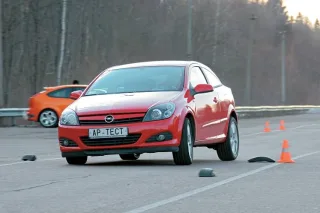Тепло. Теплее. Горячо... Citroen C4 VTS, Ford Focus ST, Opel Astra GTС, Skoda Octavia RS, Volkswagen Golf GTI