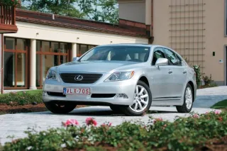 J-factor. Lexus LS 460
