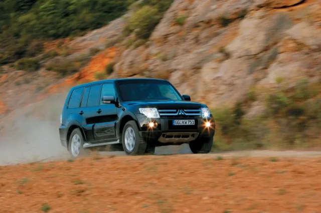 Половина четвертого. Новый Mitsubishi Pajero