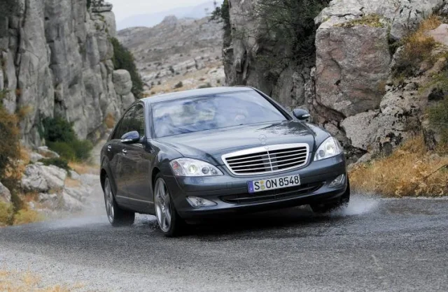 S полным приводом. Mercedes S 500 4Matic: с полным приводом