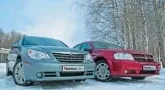 Chrysler Sebring vs Dodge Avenger. Opposites