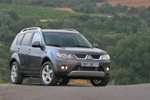 Mitsubishi Outlander XL. Розмір має значення