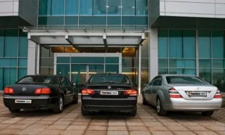Choosing a luxury car for $100 thousand