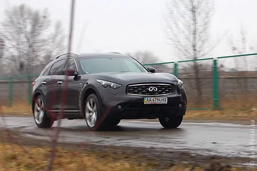 До зльоту готовий, тест-драйв Infiniti FX50