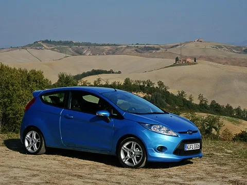 Автомобилка. Запоминаем, чем Ford Fiesta отличается от телефона