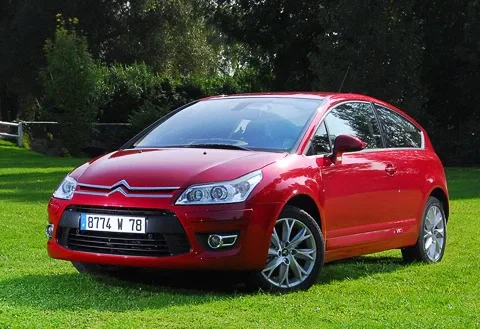 Пора продавать. Узнаём, как обновлённый Citroen C4 собирается завоевать Россию
