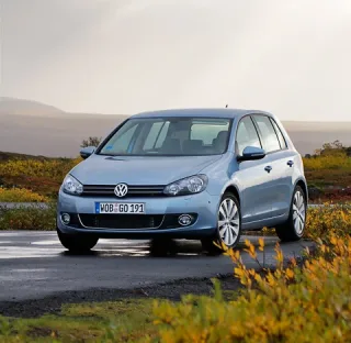 Раб лампы. Трём со всех сторон новый Volkswagen Golf