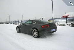 Aston Martin V8 Vantage: Бонд, Джеймс Бонд