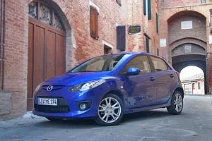 Mazda2: Маленький «зум-зум»