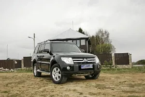 Mitsubishi Pajero-IV: "Straw Transporter" number four