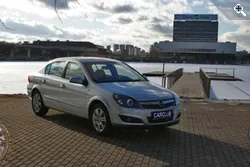Opel Astra sedan: Городской спортсмен