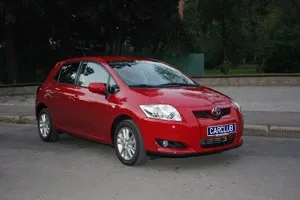 Toyota Auris: Дуже приємно