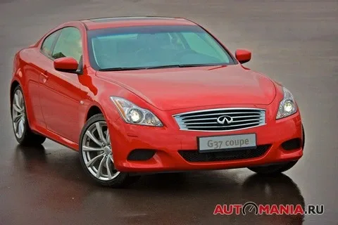 Infiniti G37S. Flying over the asphalt.