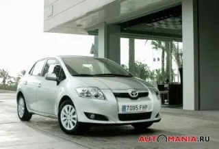 Toyota Auris. Позбавлений спадщини.