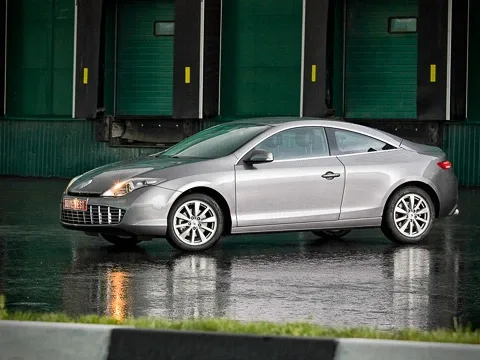 Одно купе до дачи. Внимаем странным звукам из-под капота купе Renault Laguna