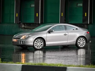 One coupe to the dacha. We listen to strange sounds from under the hood of the Renault Laguna coupe
