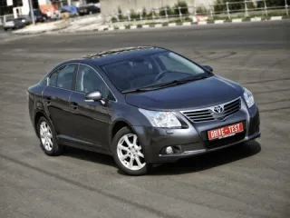 Службовий роман. З'ясовуємо, як Avensis виконує своє пряме призначення
