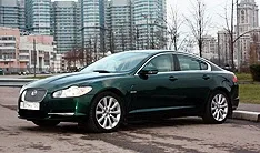 Jaguar XF: обитатель городских саванн.
