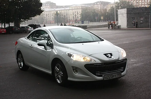 Peugeot 308 CC: permanent summer.