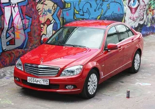 Mercedes-Benz C180K: modest charm of the bourgeoisie.