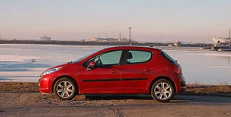Peugeot 207.