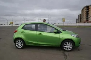 MAZDA2