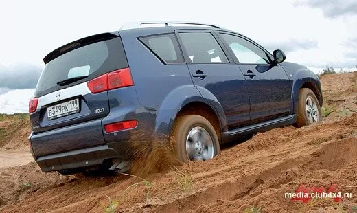 Дизельный Peugeot 4007 вне дорог