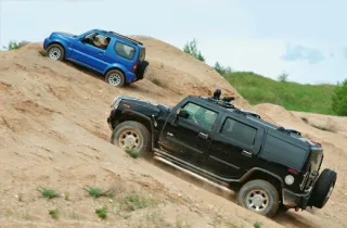 Hummer H2 проти.... Suzuki Jimny.