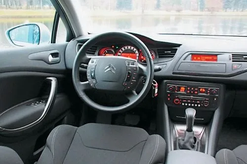 Citroen C5 HDI 2.0. Від $ 36 484 (291 870 грн)