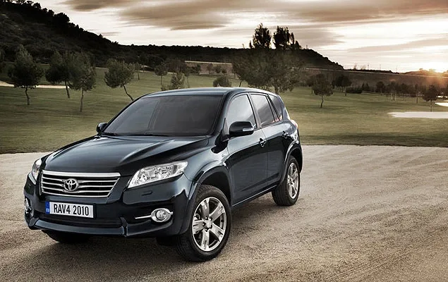 Оновлена Toyota RAV4.