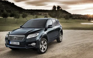 Оновлена Toyota RAV4.