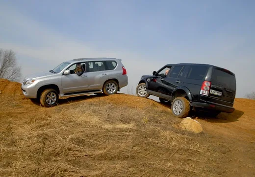 Choosing between Land Rover Discovery IV and Lexus GX460