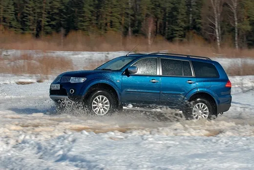 Jeep Cherokee або Mitsubishi Pajero Sport