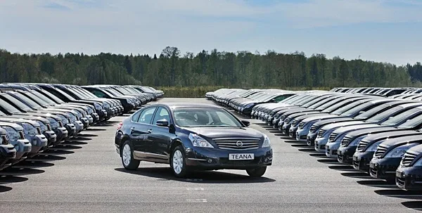 Nissan Teana Four: Статус має значення.
