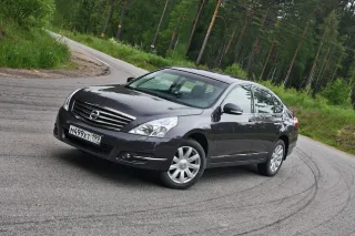 Nissan Teana Four.