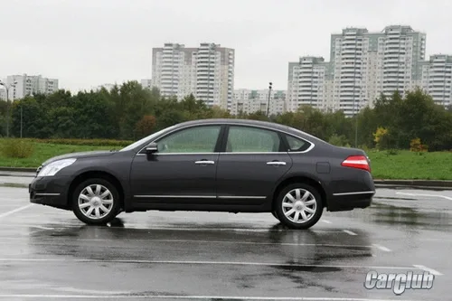 Тест-драйв Nissan Teana Four: бізнес за МКАДом
