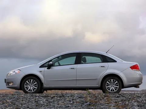 Сжать кулак. Пересчитываем по пальцам плюсы седана Fiat Linea