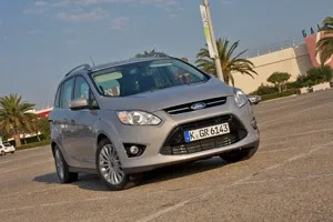 Тест-драйв Ford Grand C-MAX: Крестная семья