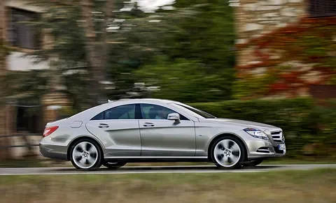 Самостріл. Проводимо балістичну експертизу седана Mercedes-Benz CLS