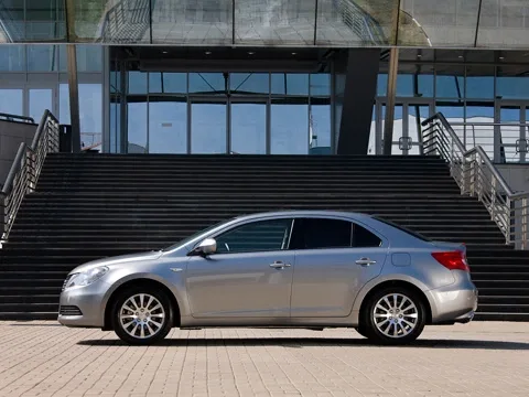 Большая перемена. Делимся впечатлениями от первой встречи с Suzuki Kizashi