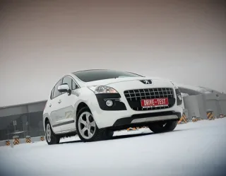 Иной порядок. Лихо выводим по белому белым Peugeot 3008