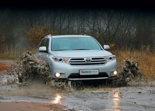 Toyota Highlander. Мегакроссовер