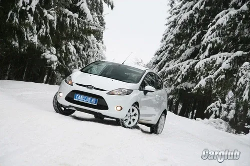 Test drive Ford Fiesta Black&White: white on black