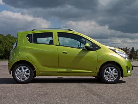 Штопор. Гоняем новый Chevrolet Spark по городским пробкам
