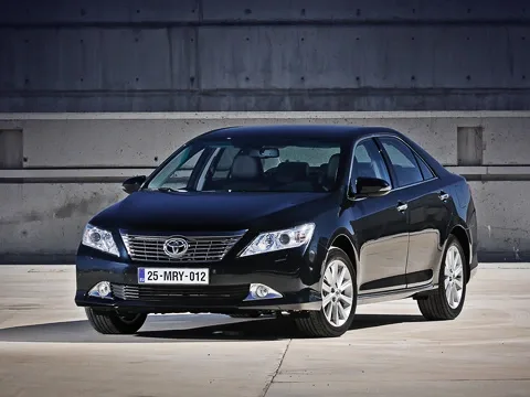 Носій. Міняємо заїжджений седан Toyota Camry на новий