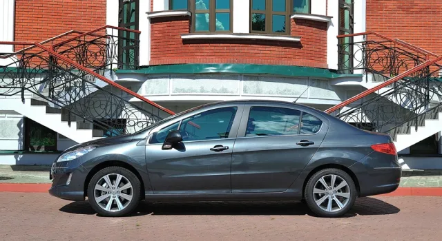 Peugeot З'ясовуємо характер зросійщеного «француза» Peugeot 408