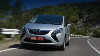 Высматриваем черты бизнес-класса в компактвэне Opel Zafira Tourer
